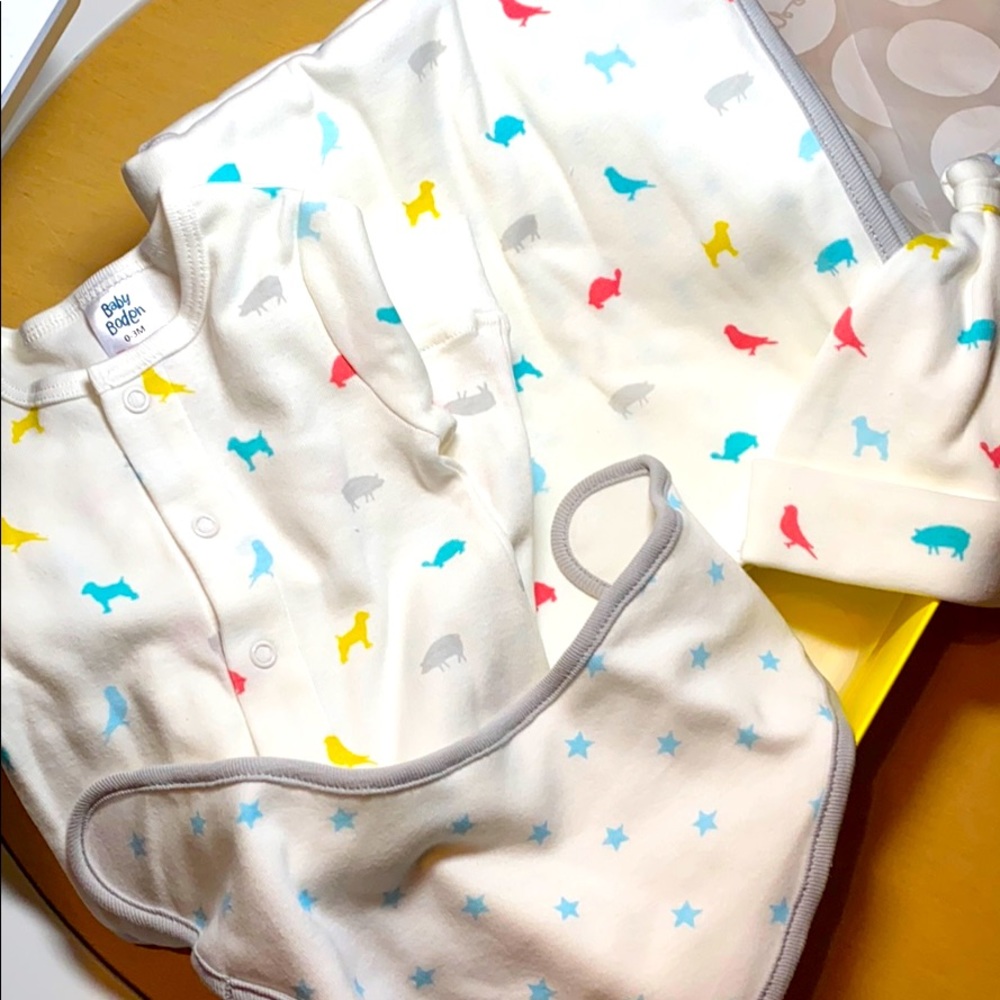 Baby Boden baby rainbow animal gift set bundle